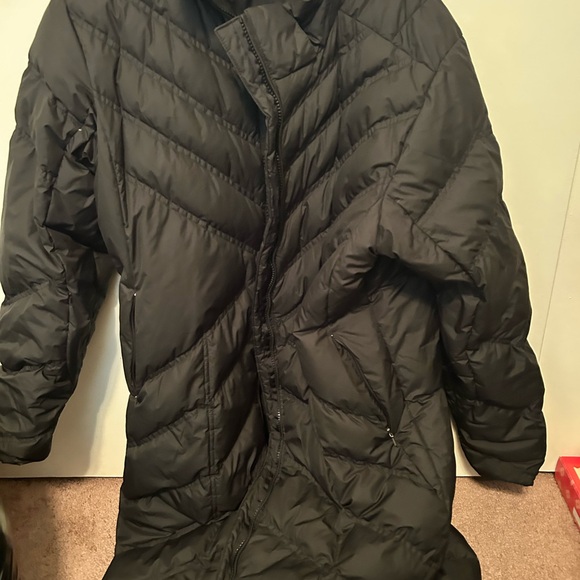 Patagonia long puffer coat *Excellent condition * - Picture 2 of 5